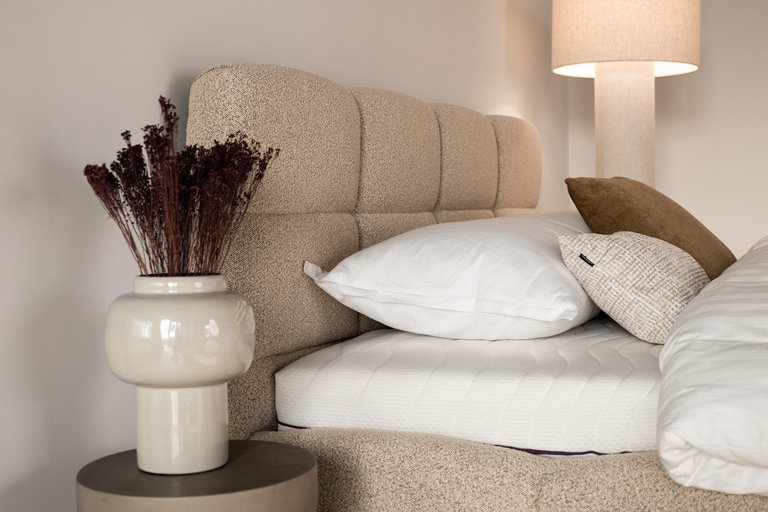 Wie lange hält ein gutes Polsterbett? Lebensdauer von Gestell und Bezug im Vergleich zur Lebensdauer der Matratze